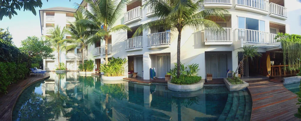 Bliss Surfer Hotel Legian Facade