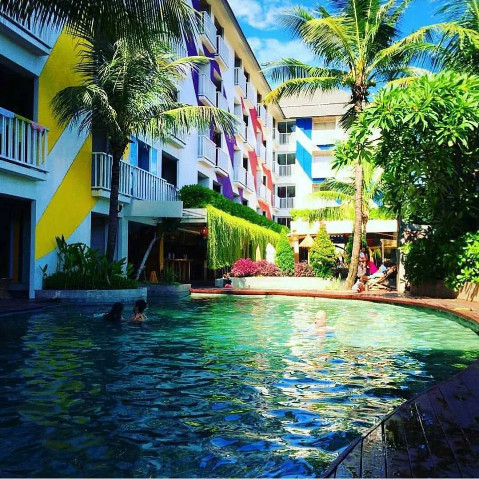 Bliss Surfer Hotel Legian Facade