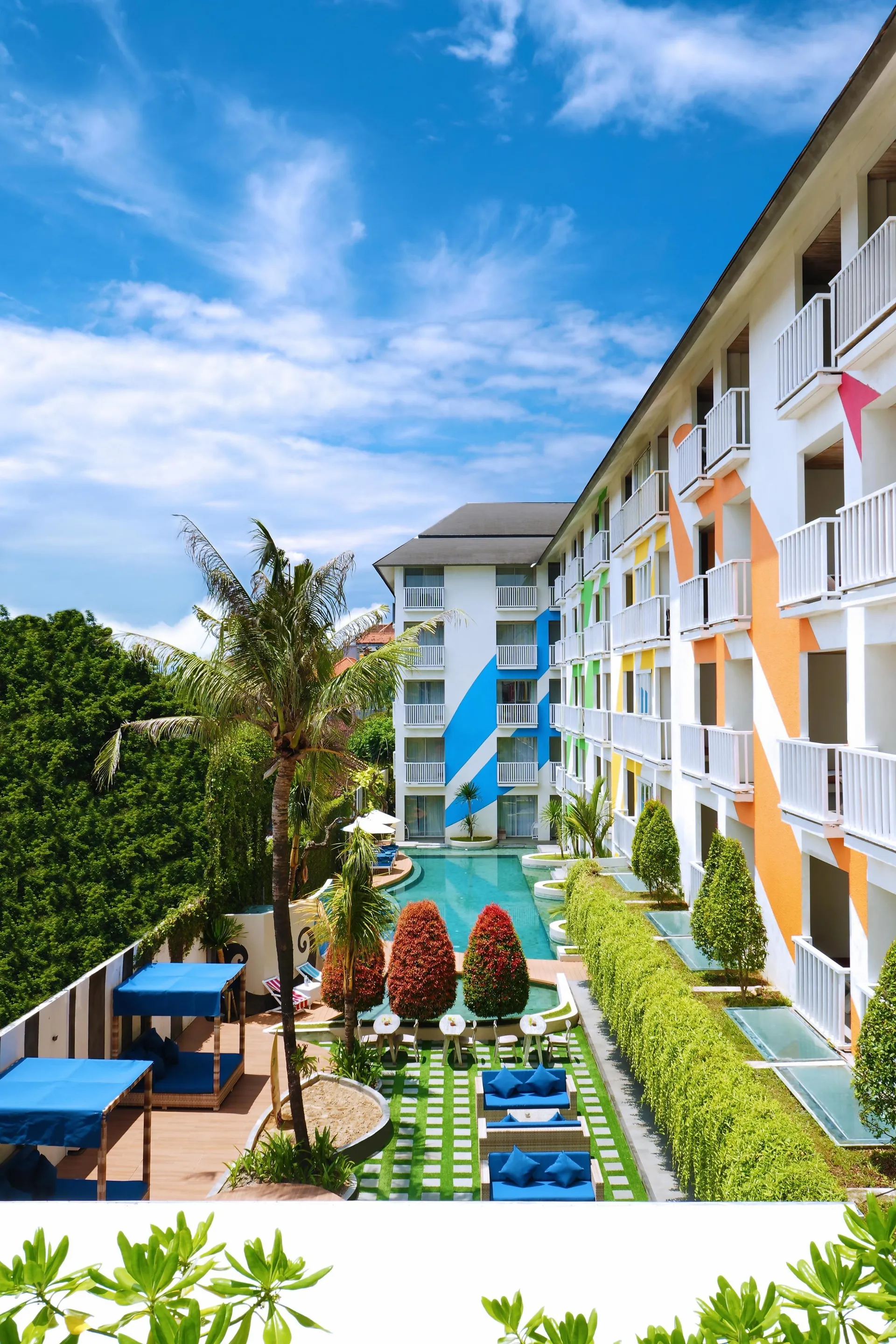 Bliss Surfer Hotel Legian Facade