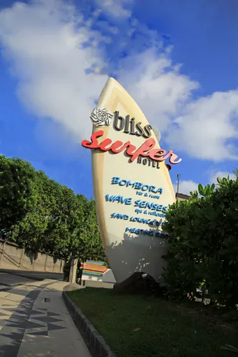 Bliss Surfer Hotel Legian Facade