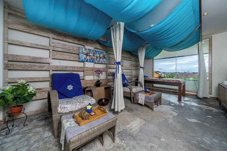 Bliss Surfer Hotel Legian Outdoors