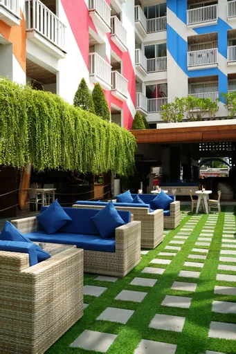 Bliss Surfer Hotel Legian Outdoors
