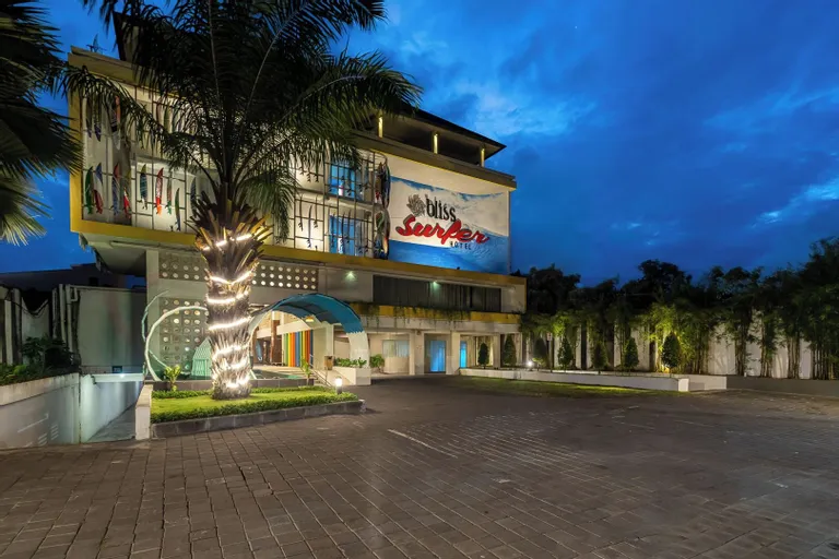 Bliss Surfer Hotel Legian Outdoors