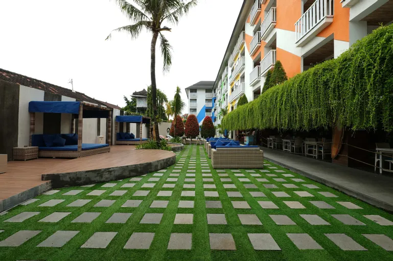 Bliss Surfer Hotel Legian Outdoors