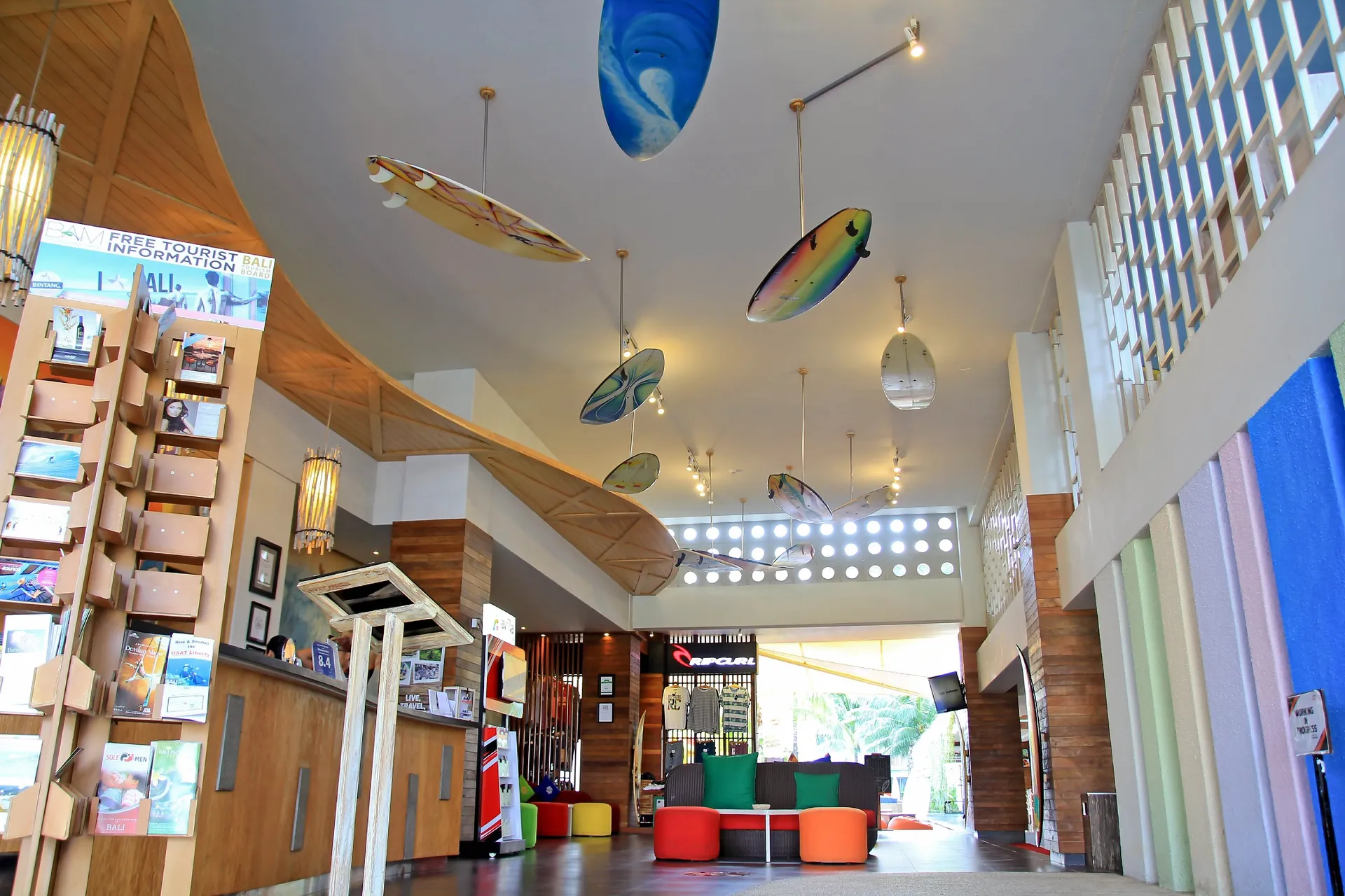 Bliss Surfer Hotel Legian Reception