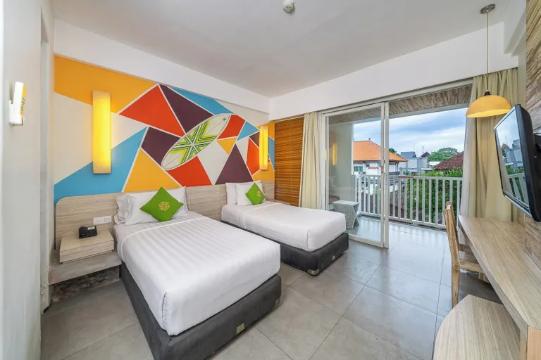 Bliss Surfer Hotel Legian Room