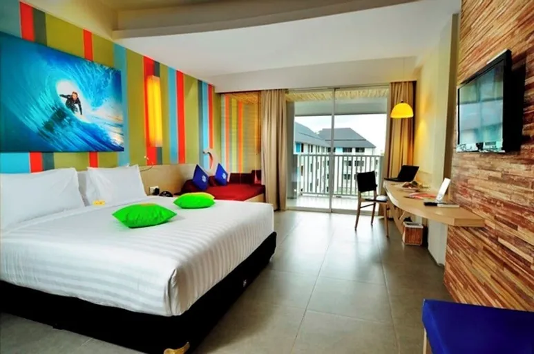 Bliss Surfer Hotel Legian Room