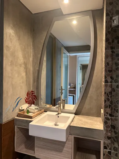 Bliss Surfer Hotel Legian Washroom