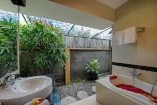 Kadiga Villas Ubud by GenuineHost Washroom
