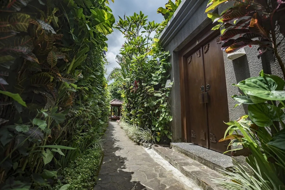 Ladera Villa Ubud Outdoors