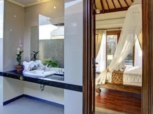 Ladera Villa Ubud Room