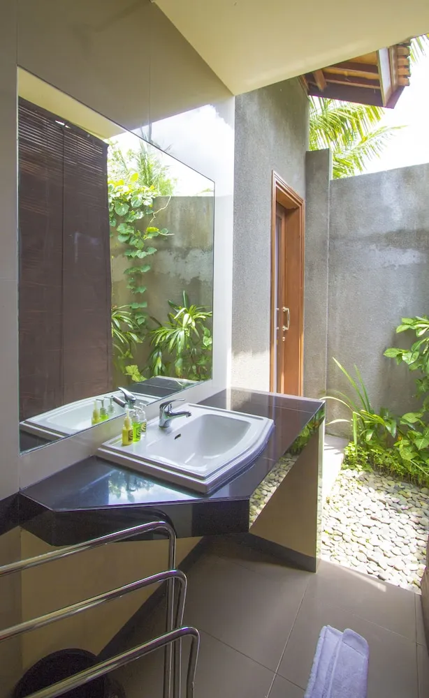 Ladera Villa Ubud Washroom