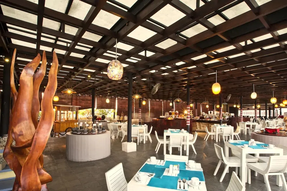 Ramada by Wyndham Bali Sunset Road Kuta Restaurant