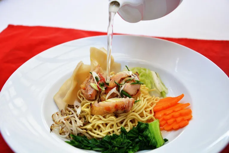 Ramada by Wyndham Bali Sunset Road Kuta Restaurant