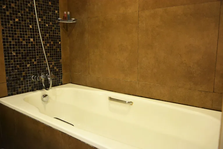 Ramada by Wyndham Bali Sunset Road Kuta Washroom