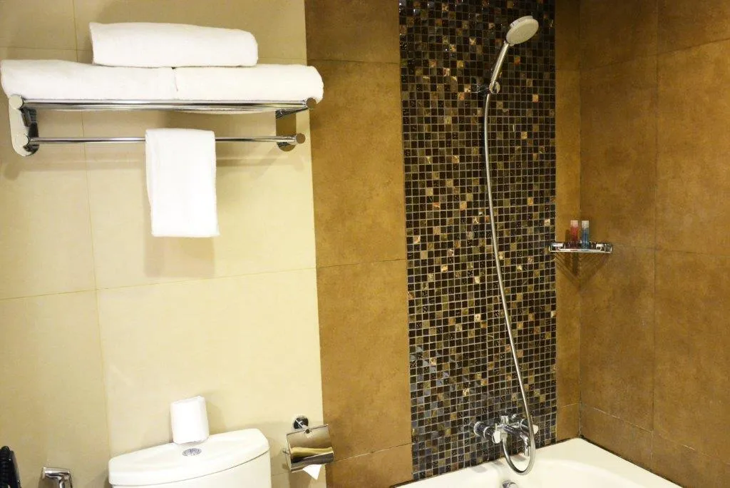 Ramada by Wyndham Bali Sunset Road Kuta Washroom