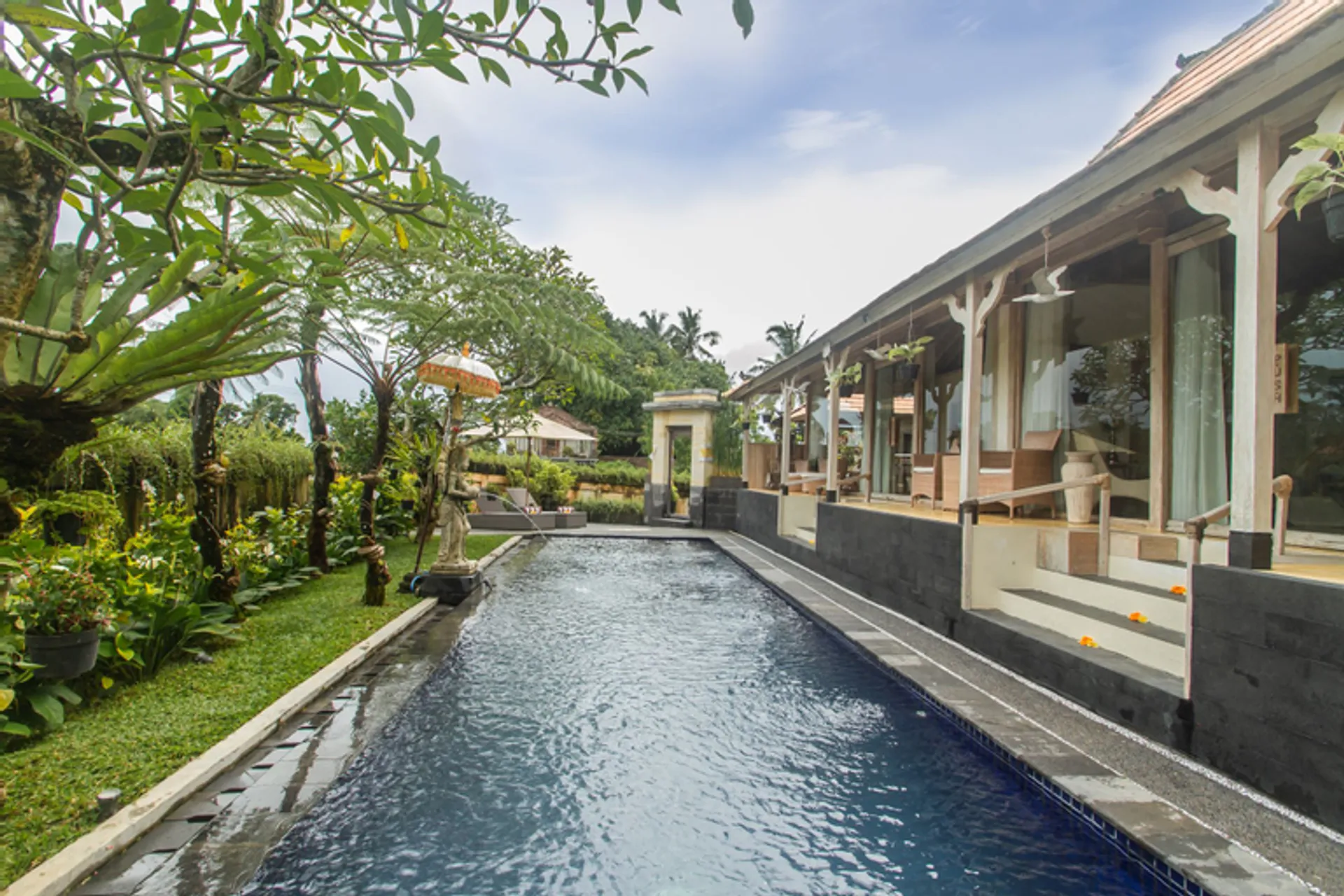 Tri Dewi Residence by GenuineHost Room