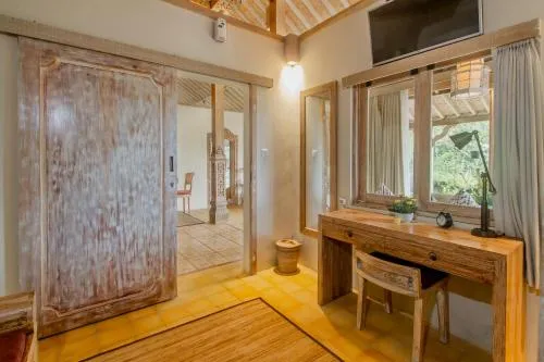 Tri Dewi Residence by GenuineHost Room