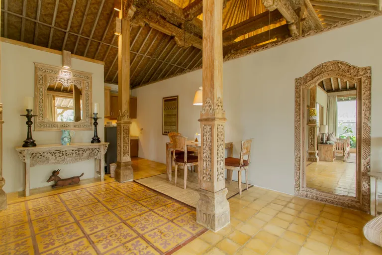 Tri Dewi Residence by GenuineHost Room