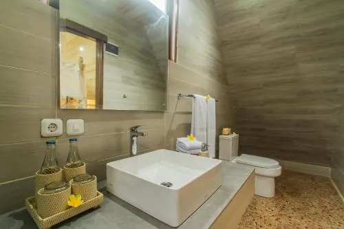 Tri Dewi Residence by GenuineHost Washroom