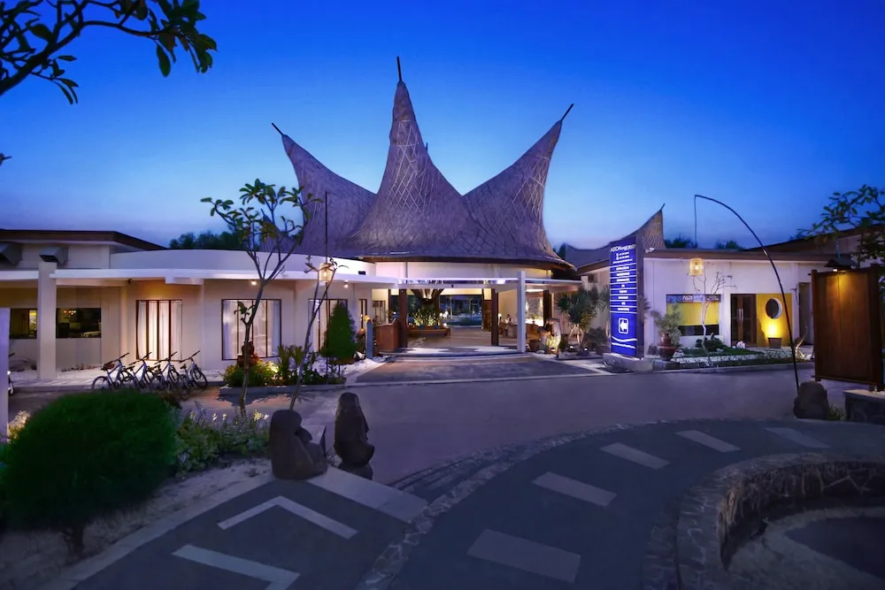 Aston Sunset Beach Resort - Gili Trawangan Outdoors