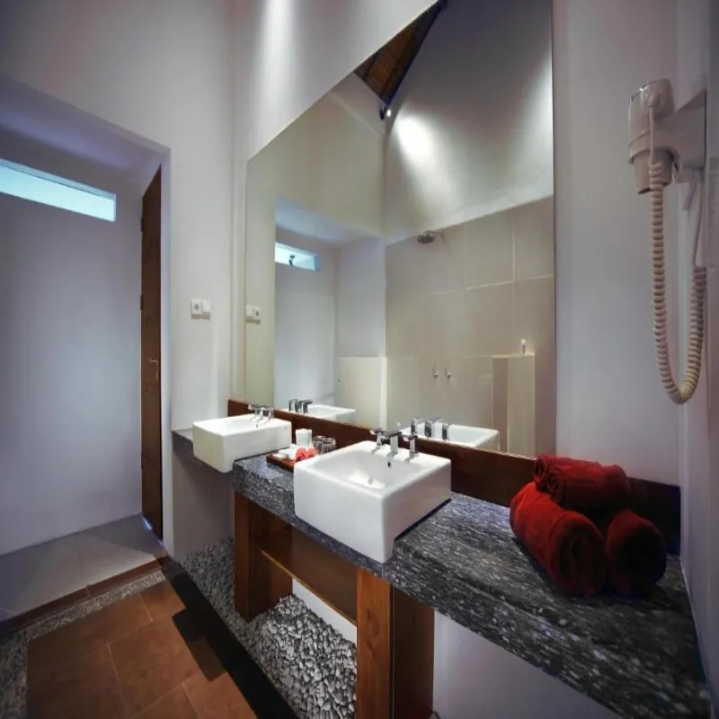 Aston Sunset Beach Resort - Gili Trawangan Washroom
