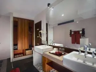 Aston Sunset Beach Resort - Gili Trawangan Washroom