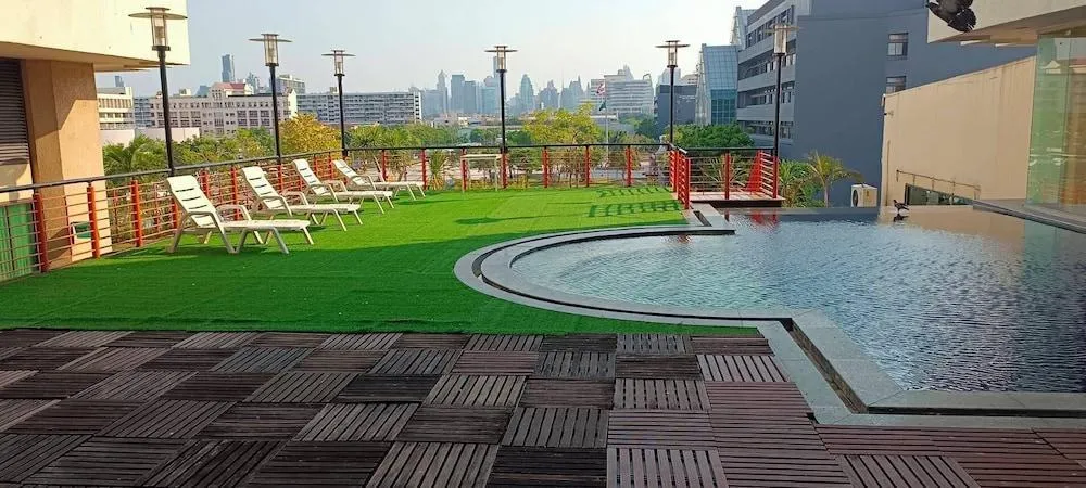 Princeton Bangkok Swimming Pool