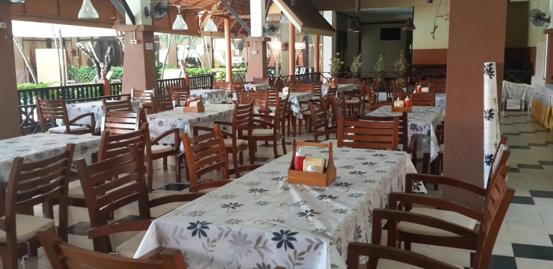 Phuphaya Resort Pattaya Dining