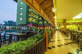 Phuphaya Resort Pattaya Dining
