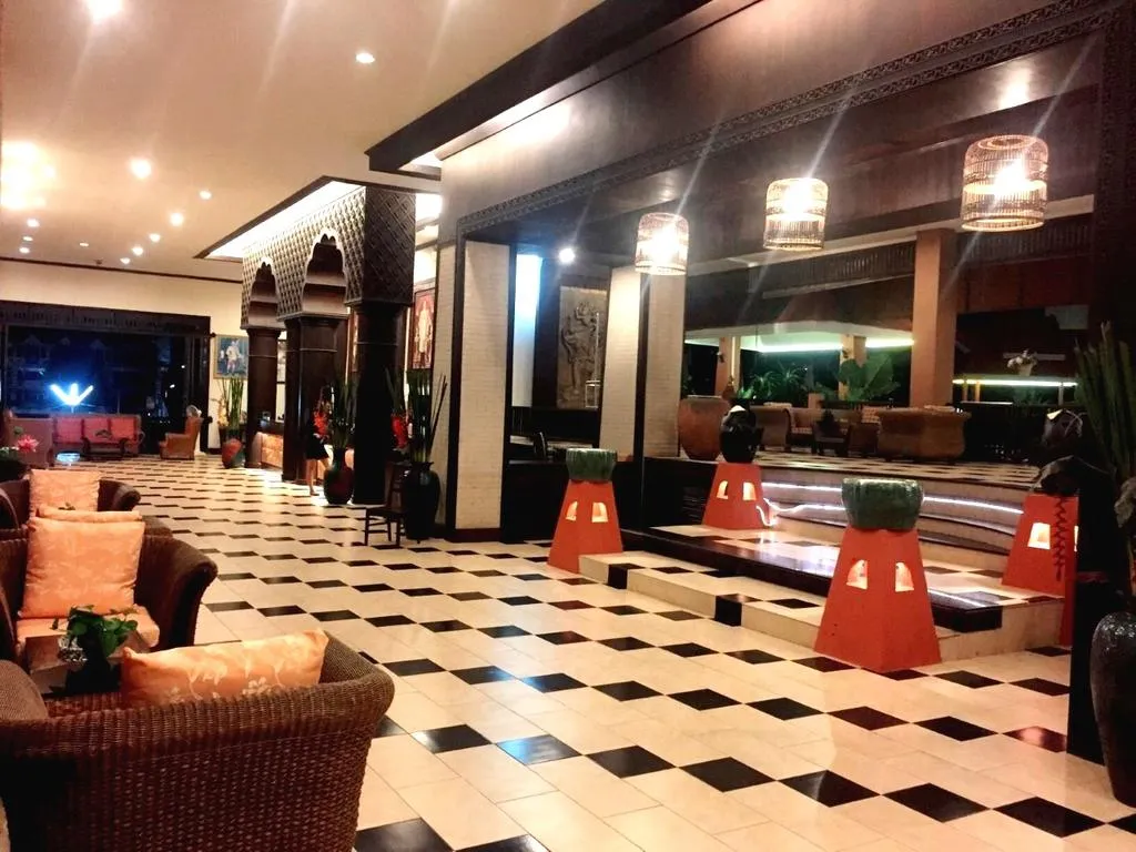 Phuphaya Resort Pattaya Dining