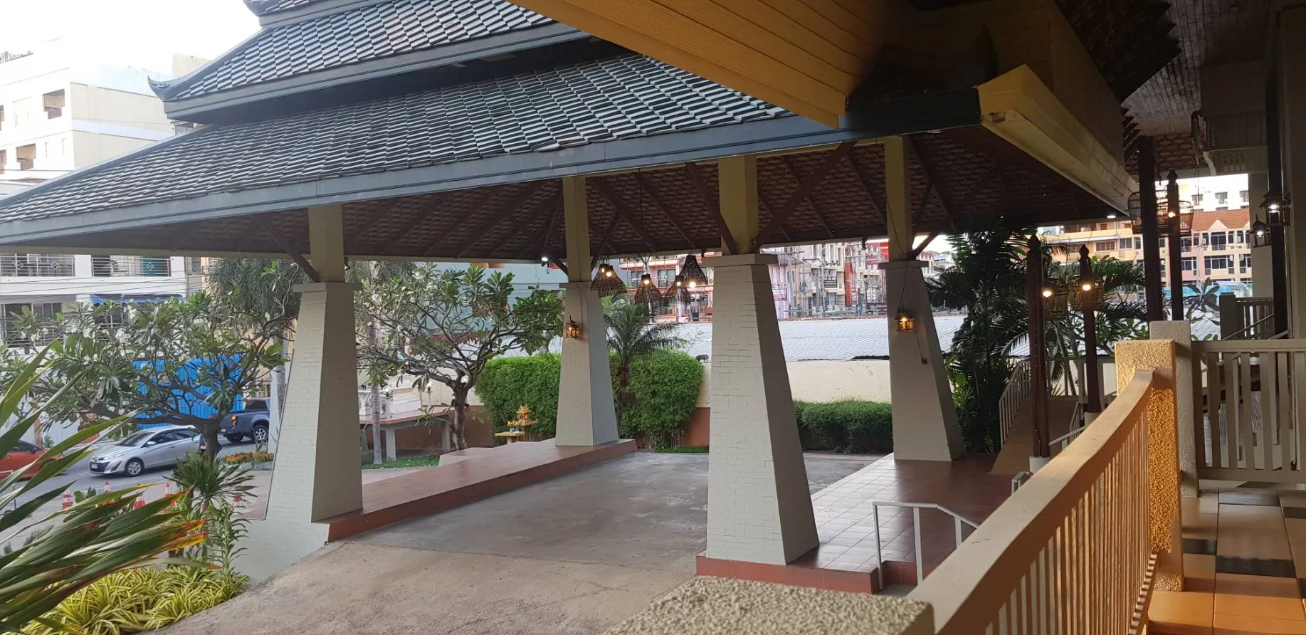 Phuphaya Resort Pattaya Facade