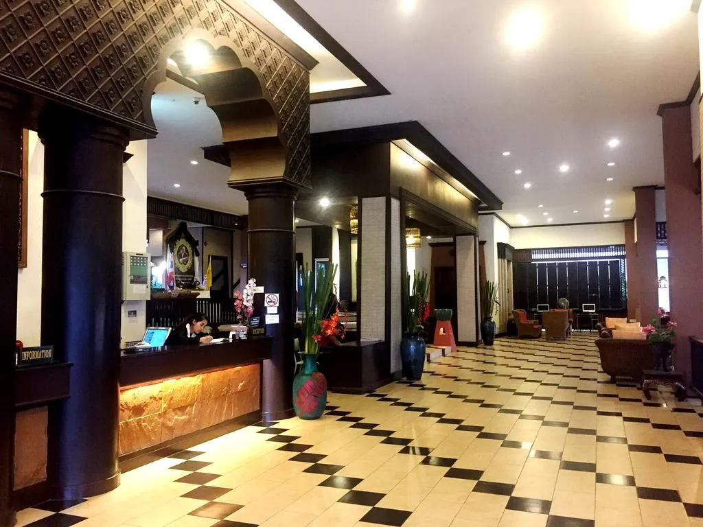Phuphaya Resort Pattaya Reception