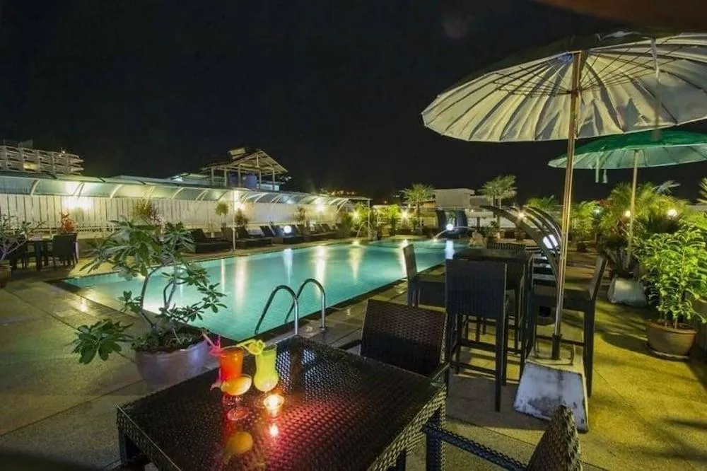 Sun Shine Patong Swimming Pool