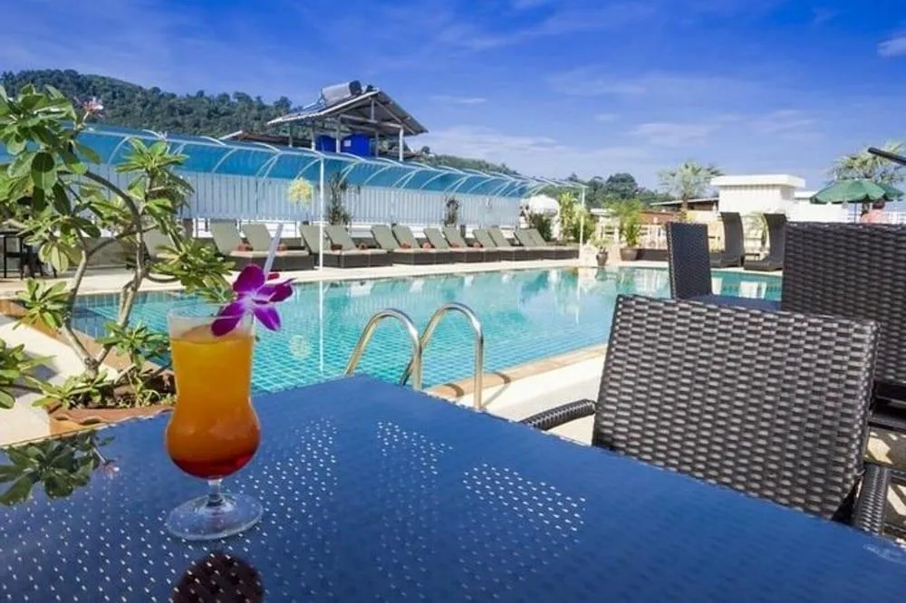 Sun Shine Patong Swimming Pool