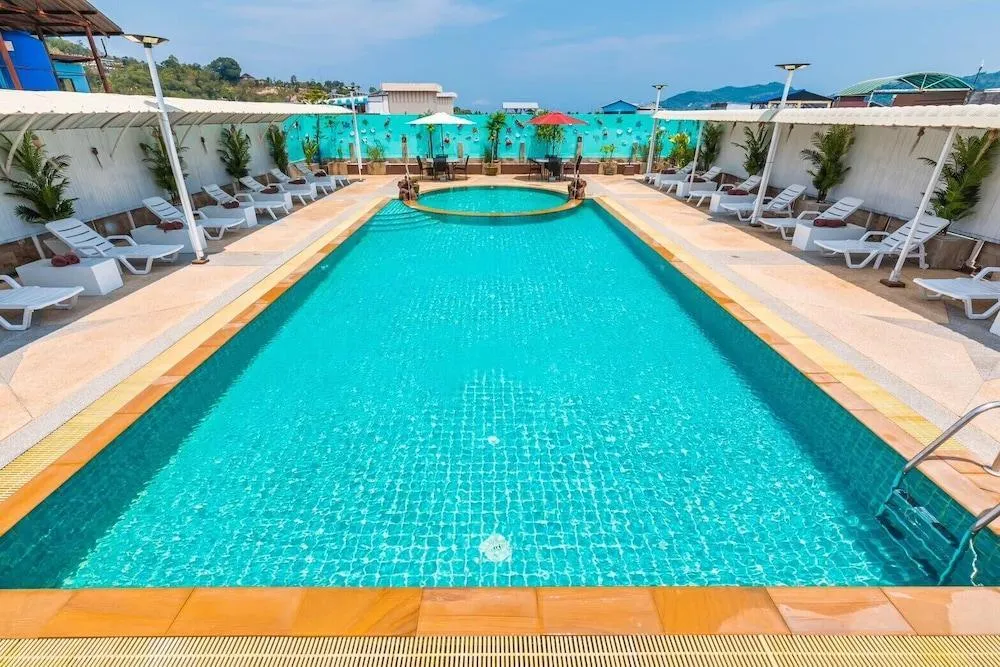 Sun Shine Patong Swimming Pool
