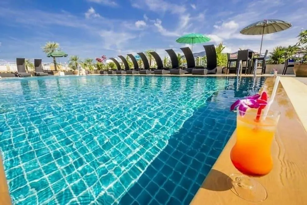 Sun Shine Patong Swimming Pool