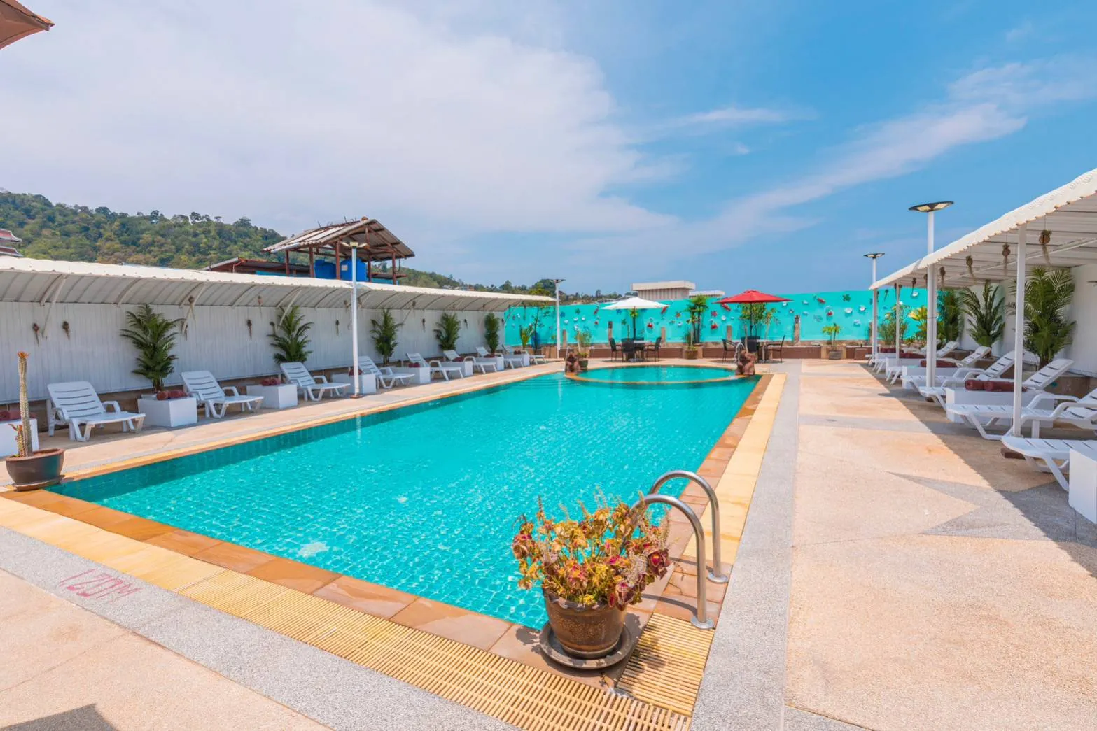 Sun Shine Patong Swimming Pool