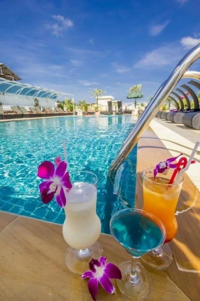 Sun Shine Patong Swimming Pool