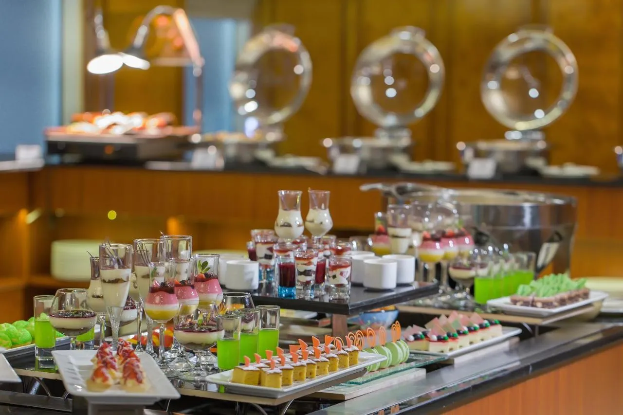 Grand Excelsior Hotel Bur Dubai Dining