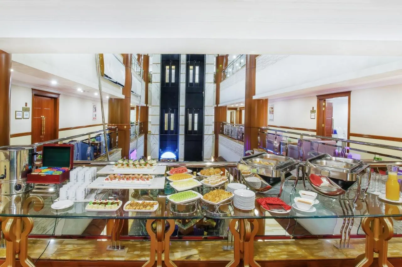 Grand Excelsior Hotel Bur Dubai Dining