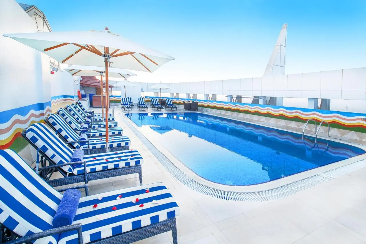 Grand Excelsior Hotel Bur Dubai Swimming Pool